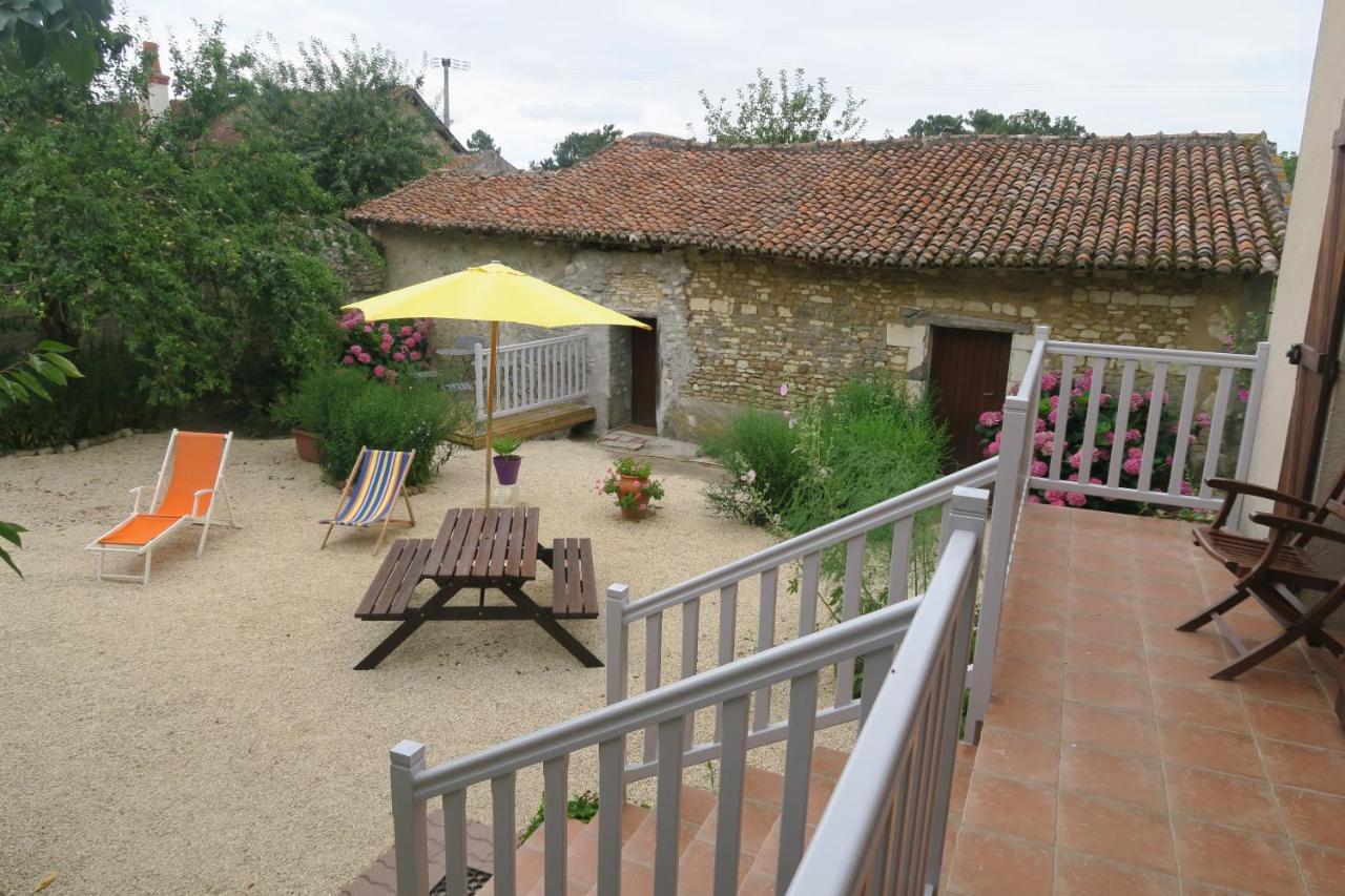 Aux Acacias Villa Braye-sous-Faye Exterior photo